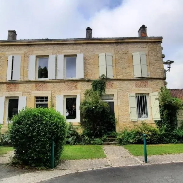 La Maison sur la Colline，位于Monsempron-Libos的酒店