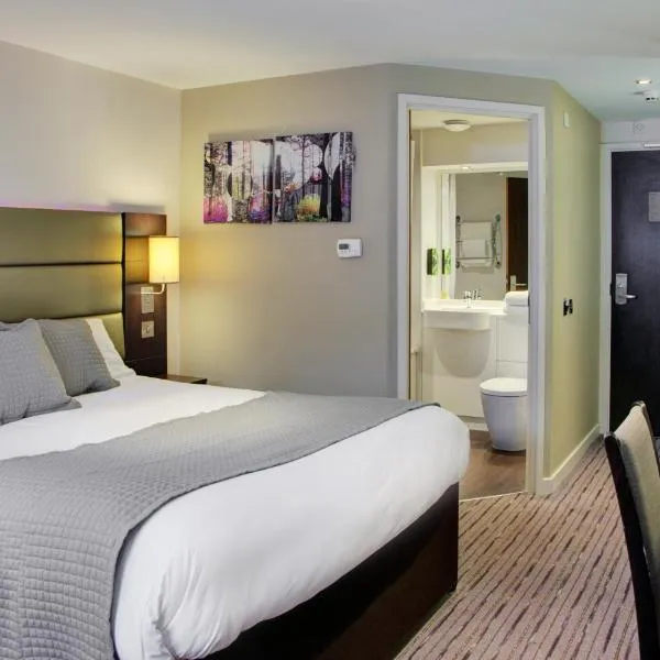 Fortune Huddersfield; Sure Hotel Collection by Best Western，位于Moorside Edge的酒店
