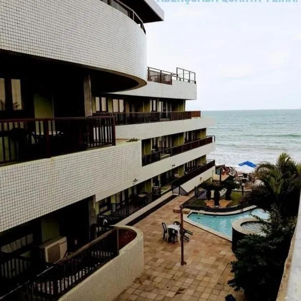 Flat completo a beira mar com vista exuberante no Blue Marlin Apartments，位于纳塔尔的酒店