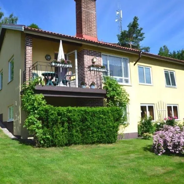 Apartments "Ecohouse" nearby Håverud Dalsland Sweden，位于Dals Rostock的酒店