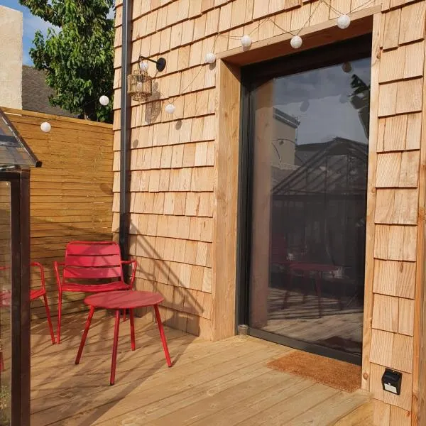 Tiny House Cosy 2 - Angers Green Lodge，位于昂热的酒店