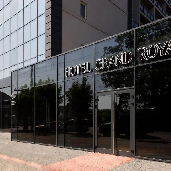 Grand Royal，位于切尔诺夫策的酒店
