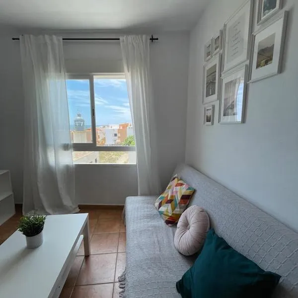 Apartamento y Piso frente al mar con vistas en Garrucha，位于加鲁查的酒店