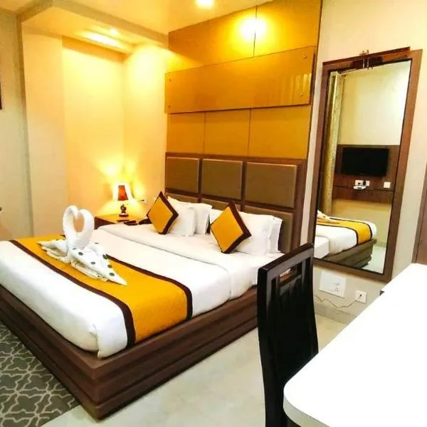 Hotel Ozas Grand，位于Chunār的酒店