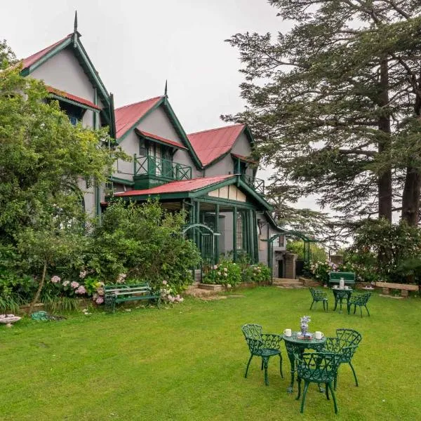 StayVista at Sidhowal Lodge 1BR w Comp Breakfast，位于西姆拉的酒店