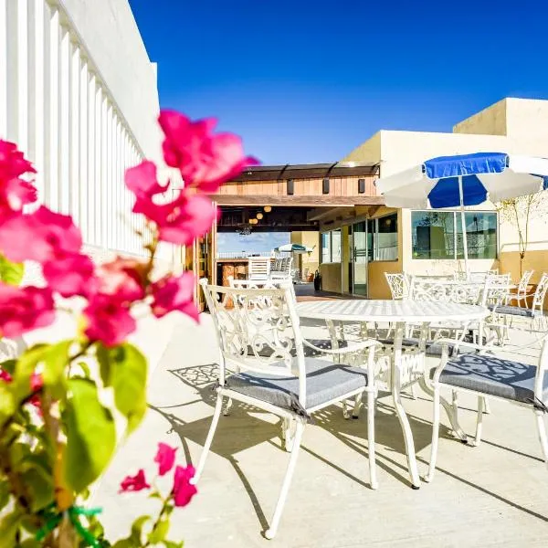 Hotel 12 BEES by Kavia，位于普拉亚卡门的酒店