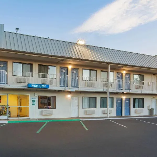 Motel 6-Woodland, CA Sacramento Airport，位于伍德兰的酒店