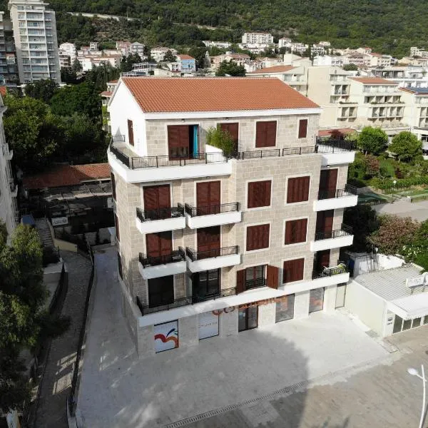 Mar Azul Apartments Petrovac，位于佩特罗瓦纳莫鲁的酒店