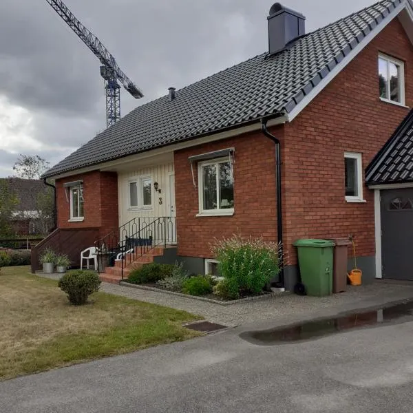 Villa mitt i Ullared - 400m till Gekås，位于Svartrå的酒店