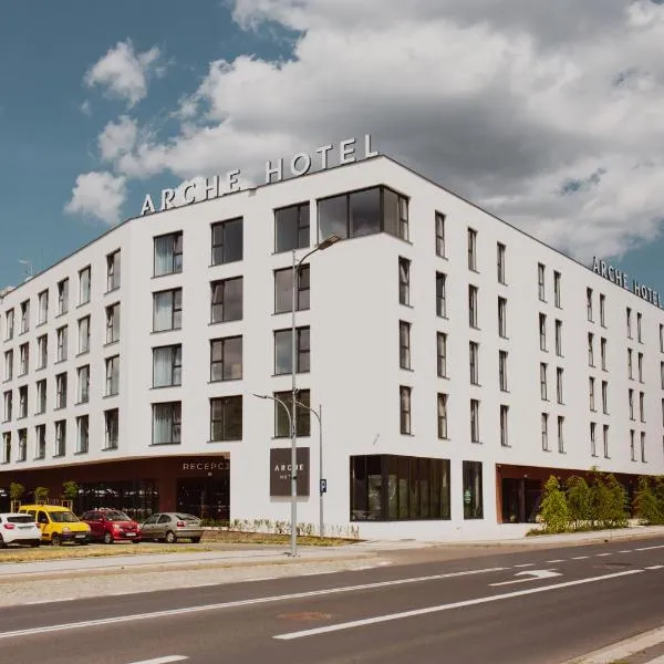 Arche Hotel Piła，位于Czechyń的酒店