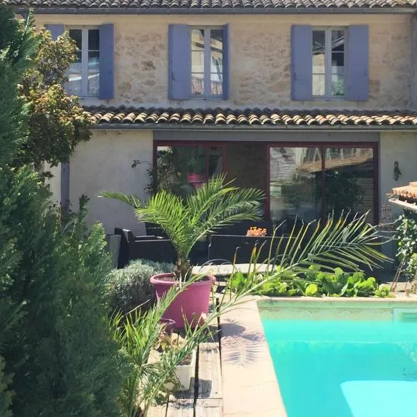 La Maison du Bourg proche St Emilion，位于皮斯甘的酒店