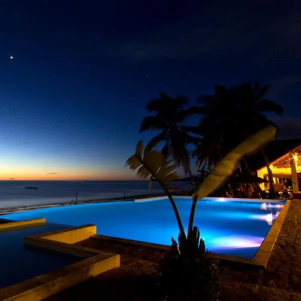 安佳马兰高海滩度假酒店，位于Befotaka Bay的酒店