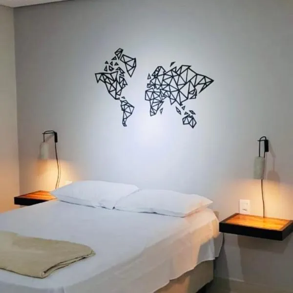 One 360 - Design Industrial - Ap para casais e família - 2 quartos com ar，位于皮乌米的酒店