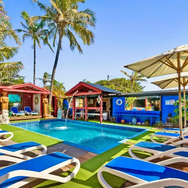 亥努沙男性专用海滩度假酒店，位于佩里吉安比奇的酒店