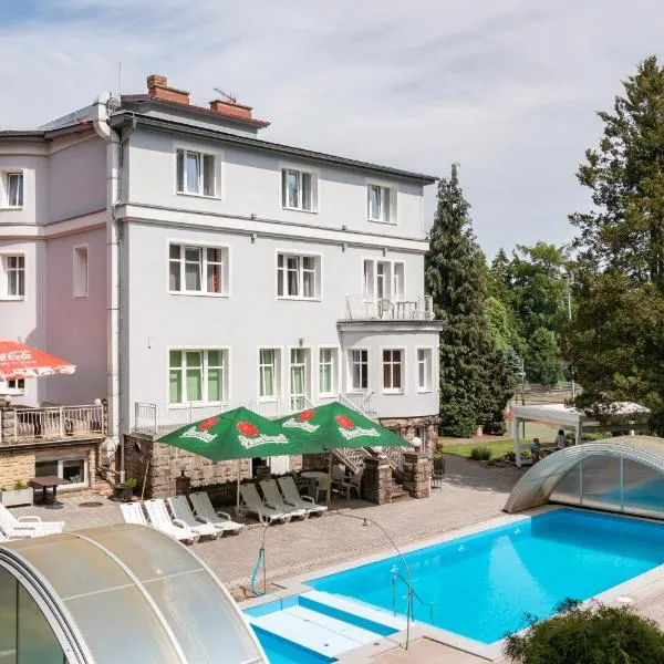 特拉登伯格旅馆，位于Levínská Olešnice的酒店