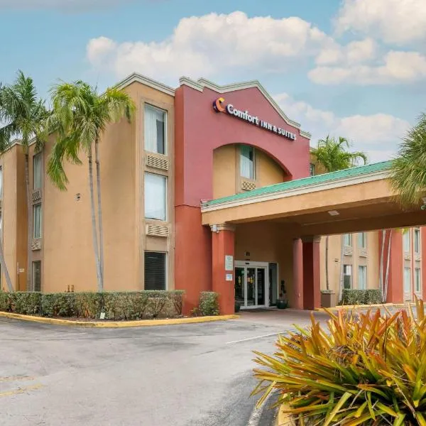 Comfort Inn & Suites Fort Lauderdale West Turnpike，位于Wilton Manors的酒店