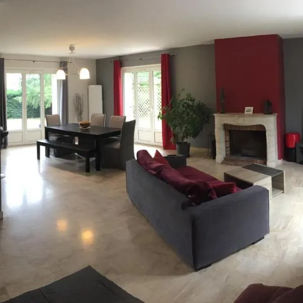 Maison calme avec grand jardin en Sologne，位于塔罗讷河畔绍蒙的酒店