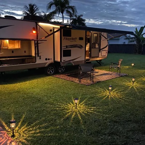 Cozy Camper - Free Parking，位于迈阿密的酒店