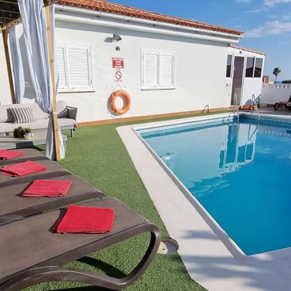 Lovely 4-Bed Villa with ocean views in Sueno Azul，位于卡亚俄萨尔瓦赫的酒店