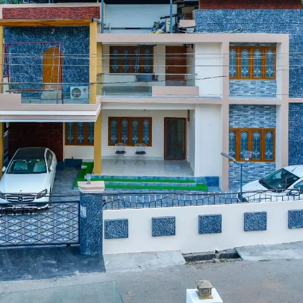Belljem Homes -your own private resort -1 BHK FF，位于德里久尔的酒店