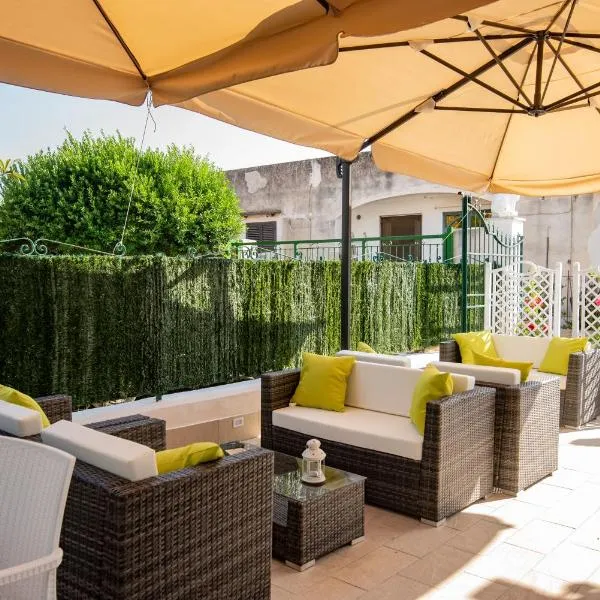 LA DOLCE VITA ROOMS，位于普罗奇达的酒店