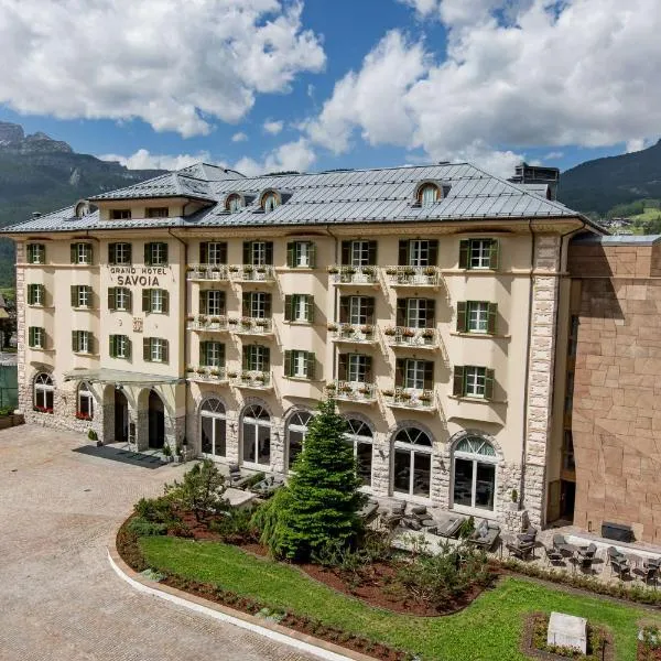 Grand Hotel Savoia Cortina d'Ampezzo, A Radisson Collection Hotel，位于科尔蒂纳丹佩佐的酒店