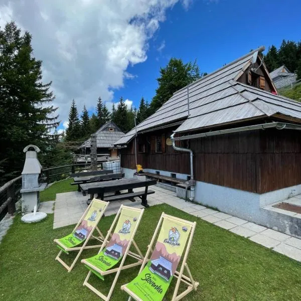 Velika planina Chalet SLOVENKA，位于Stahovica的酒店