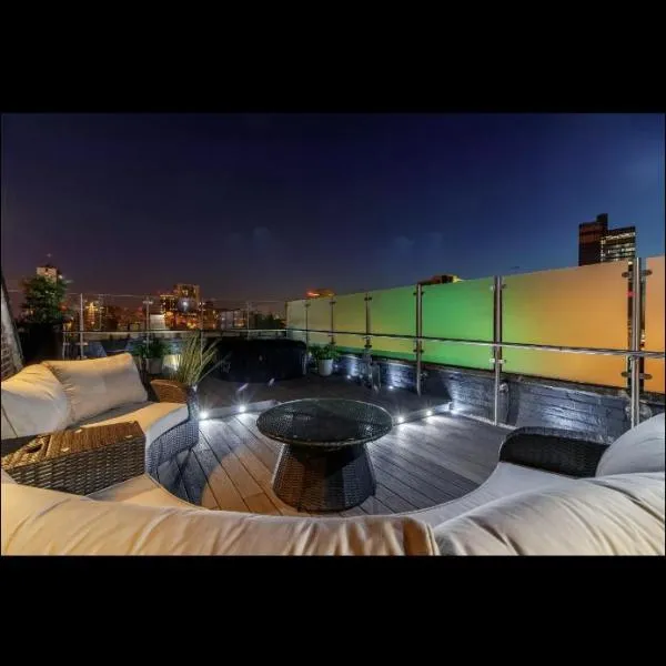 Swan Street Townhouse Hot Tub & Roof Terrace，位于曼彻斯特的酒店