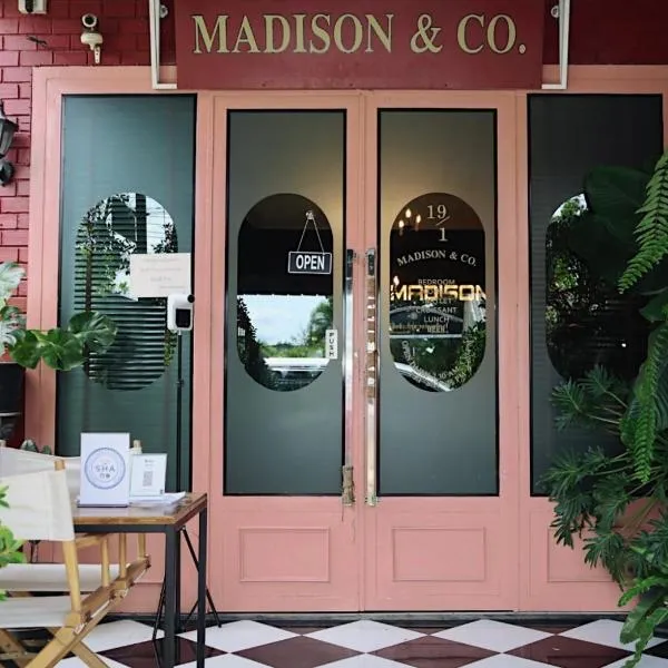 Madison Hotel，位于Ban Don的酒店