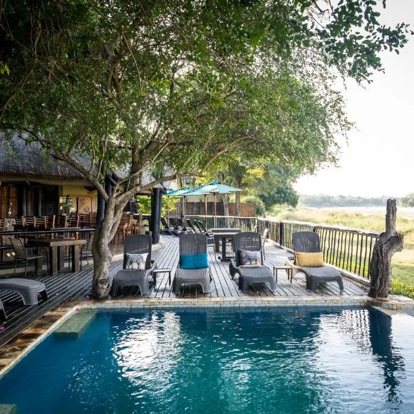 Umkumbe Safari Lodge Riverside，位于Sabi Sand Game Reserve的酒店
