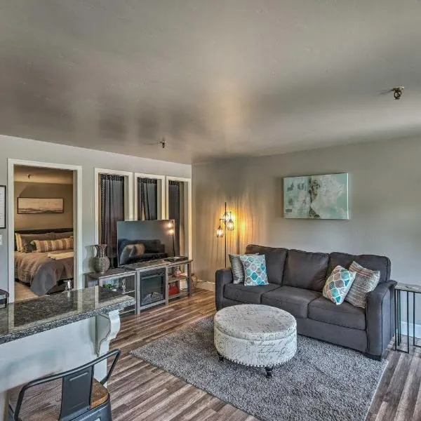 Pool Access Condo with Patio in Afton，位于Afton的酒店