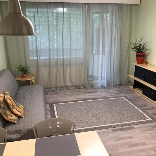 Spacious 1bdrm apartment near metro. Free parking，位于万塔的酒店