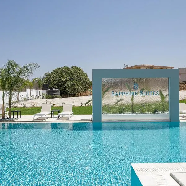 Sapphire Blue Suites，位于Pírgos的酒店