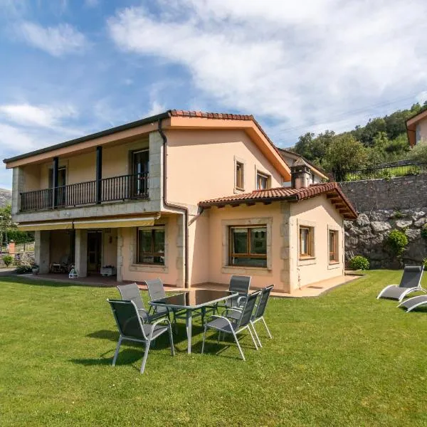 Casa Elena (Chalet individual en Valle de Ruesga)，位于拉雷多的酒店