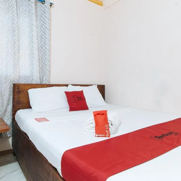RedDoorz Hostel @Megans Paradisio Beach Resort，位于Zambales的酒店