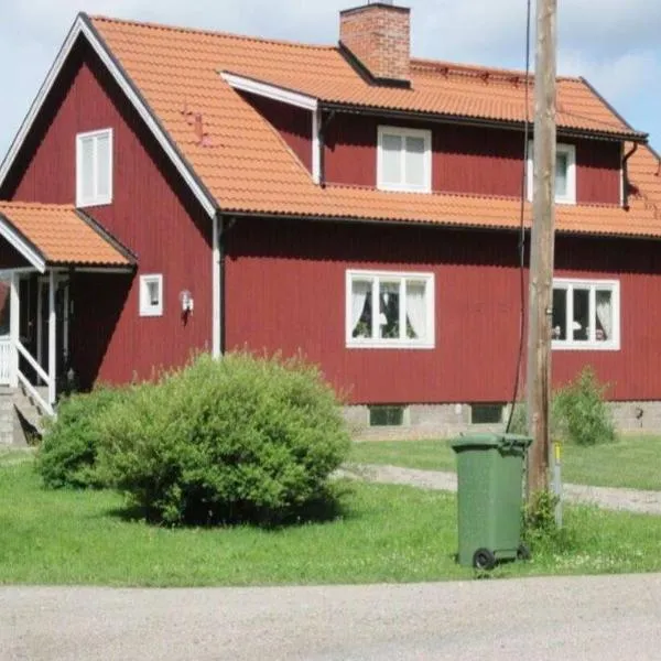 Egen lägenhet i 2-familjshus på landet.，位于Källbergsbacken的酒店