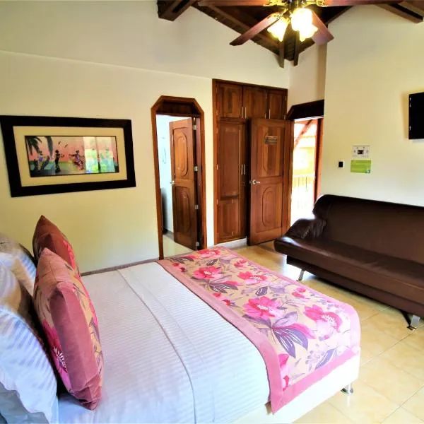 Amazilia Hotel，位于佩雷拉的酒店
