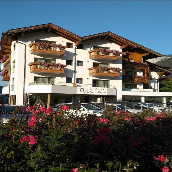 Hotel Flora Alpina，位于坎皮泰洛迪法萨的酒店