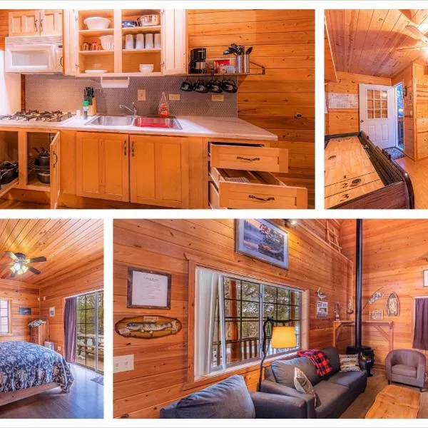 Cabin #4 The Wolves Den - Pet Friendly- Sleeps 6 - Playground & Game Room，位于佩森的酒店
