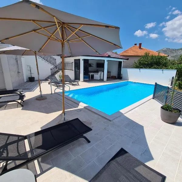 Studio apartmani Milović，位于特雷比涅的酒店