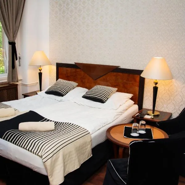 布达佩斯长荣旅馆，位于布达厄尔什的酒店