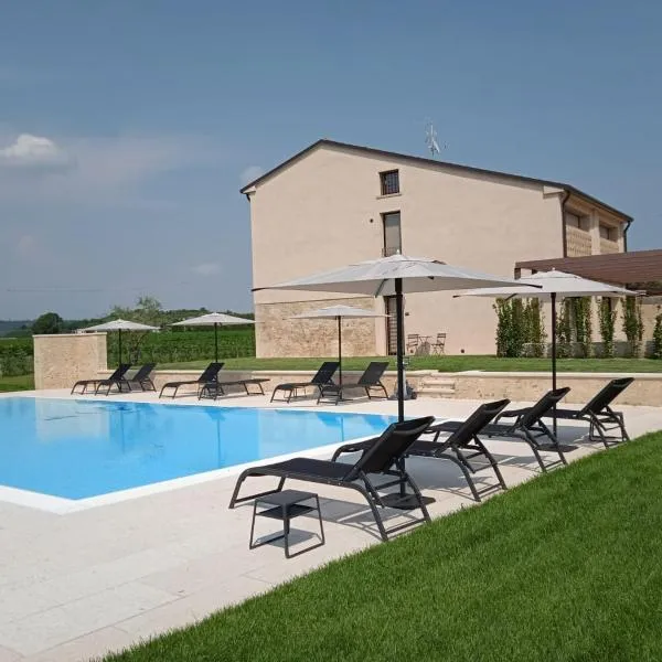 agriturismo Casa Pezzo，位于卡斯特努沃德加尔达的酒店