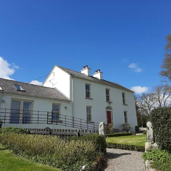 Abhainn Ri Farmhouse，位于Killybeg的酒店