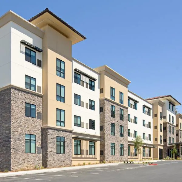 Holiday Inn Express & Suites - Valencia - Santa Clarita by IHG，位于瓦伦西亚的酒店