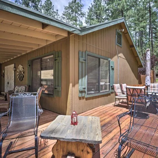 Hildas Cabin Mtn-View Retreat in Pine!，位于Pine的酒店