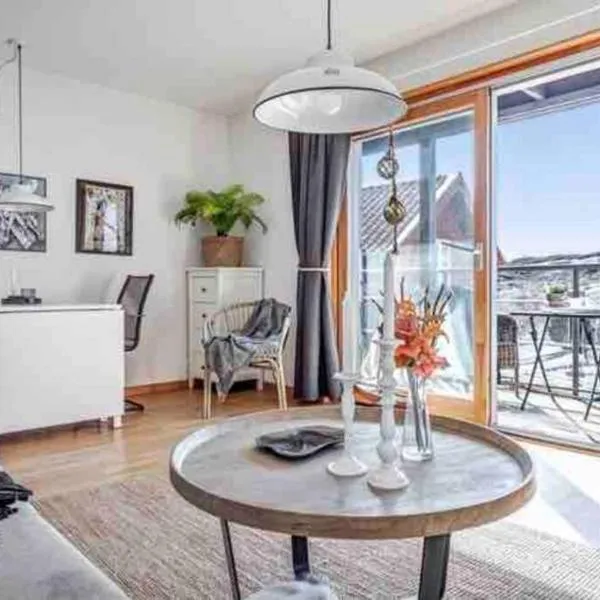 Egen lägenhet underbara Käringön möjlighet till parkeringsplats，位于Gullholmen的酒店