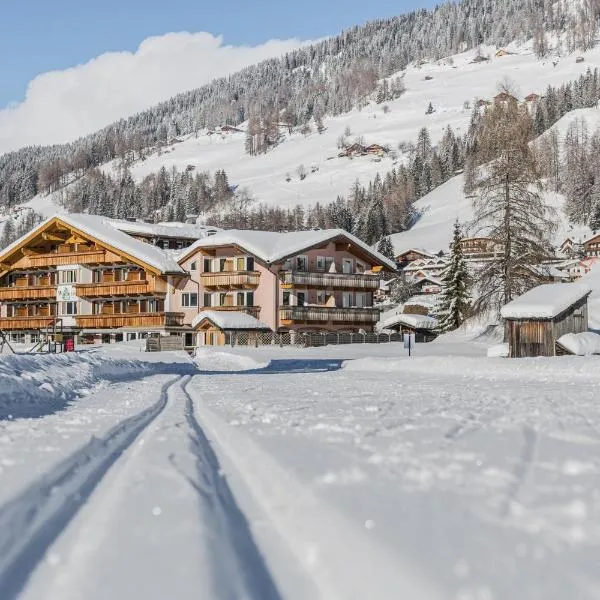 瓦尔德海姆酒店，位于塞斯托的酒店