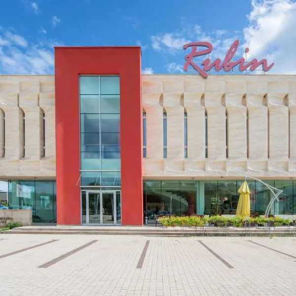 Hotel Rubin，位于罗兹的酒店