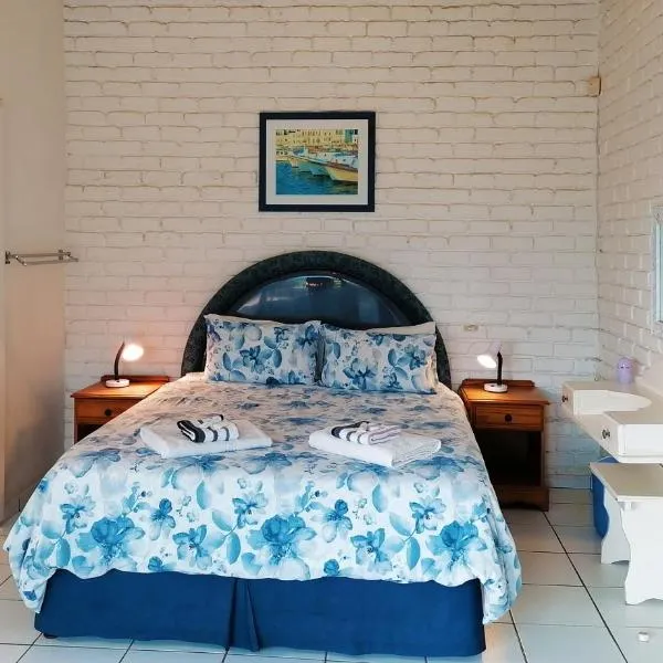 Boathouse Bed and Biscuit - Upper Deck，位于拉姆斯盖特的酒店