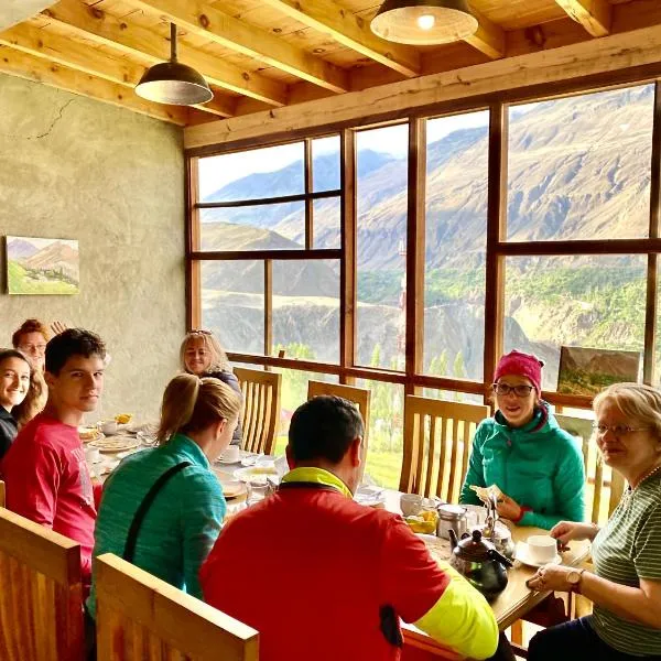 Old Hunza inn，位于Alīābād的酒店